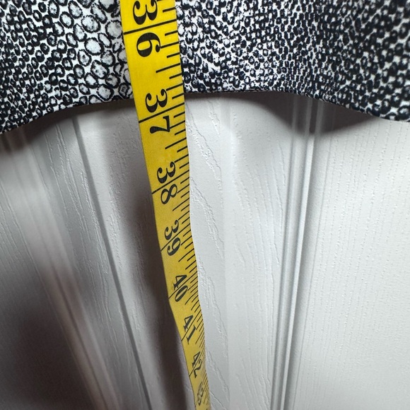 Calvin Klein Coral, Peach, White and Black Abstract Swirl Dress size Medium - Picture 4 of 4